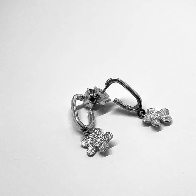 Daisy Chain Link Stud Earrings - HerbertandWilks Jewellery