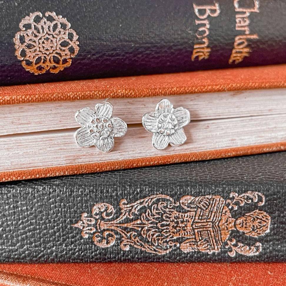 Daisy Flower Sterling Silver Stud Earrings - HerbertandWilks Jewellery