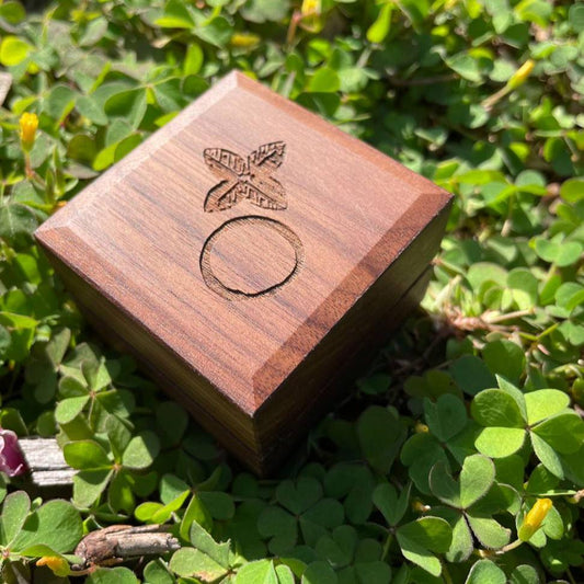 Handcrafted Walnut Ring Box - Single Ring - HerbertandWilks Jewellery